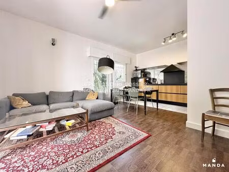 t3 meublé - 15  place victor hugo  94270  le kremlin-bicêtre  france