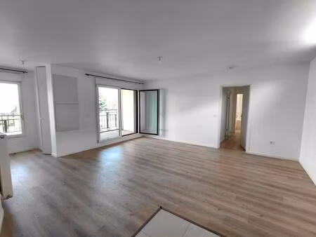 à louer - appartement 3 pièces de 65 m² avec loggia à sartrouville