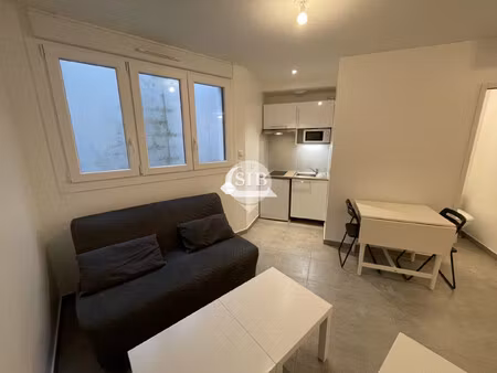 studio meublé - loyer 525 € + 30 €