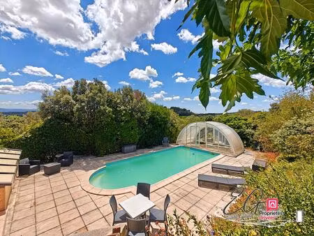 domaine de charme : propriété avec piscine et deux logements indépendants au coeur de la n