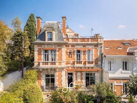 hôtel particulier de 360 m2 carré d'or