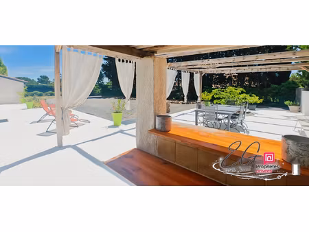 villa de plain pied  3 chambres  garage  terrasse  grand jardin