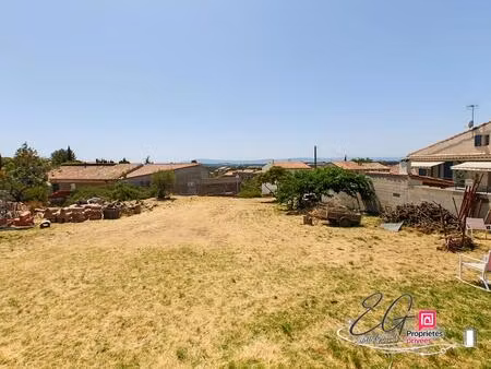 terrain constructible 856 m² ; cadre privilégié à caunes-minervois