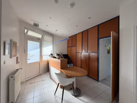 location commerce 84 m² à orléans (45000)
