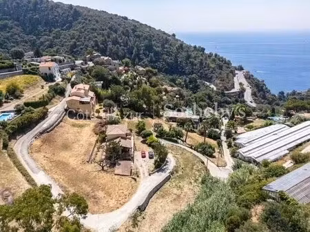 terrain èze - 988m²