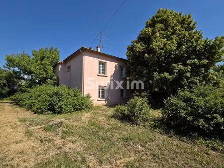 villa avec potentiel et terrain spacieux