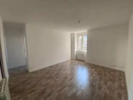 location appartement 3 pièces à dinan (22100) : à louer 3 pièces / 57m² dinan