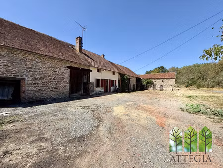 ancienne ferme en pierre avec dépendances sur plus de 1 5 hecta