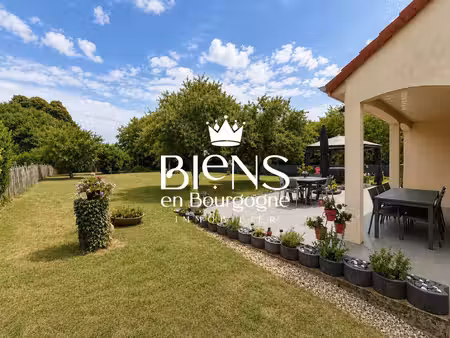 exclusif seurre centre  maison récente sur terrain clos et arbo