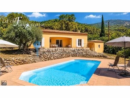 à vendre (83) - bargemon - villa avec piscine et vue sur les collines