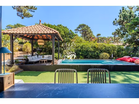 villa familiale avec piscine  studio indépendant et garage –