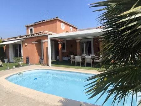 moussan  10 mns narbonne  villa de standing avec piscine...