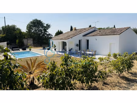 maison de plain-pied entièrement rénovée avec piscine  sans