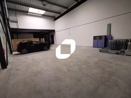 location local d’activités collegien 77090 416m²