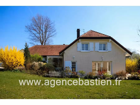 location maison 6 pièces 133 m² à sauverny (01220)