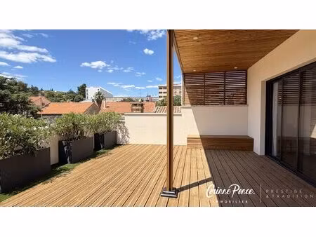 nimes centre quartier residentiel appartement/maison de ville 135 m2 loi carrez 200 m2...