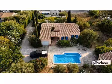 villa plain-pied  studio  sauna  garage et piscine !