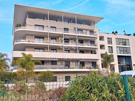 vente commerce 3 pièces 140 m² cannes (06400)