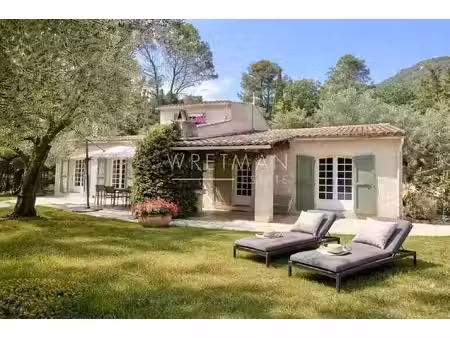 vente maison 4 pièces 146 m² tourrettes-sur-loup (06140)