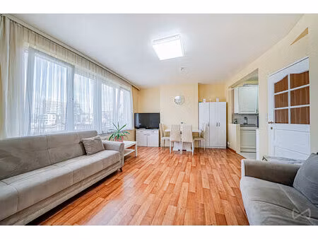 appartement te koop in sint-gillis met 1 slaapkamer