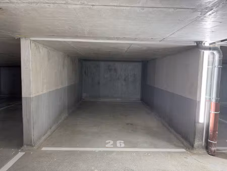 location place de parking - campus delfino - nice 06300