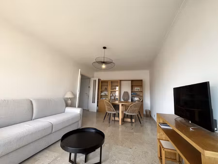 menton centre- grand f2 meuble avec terrasse