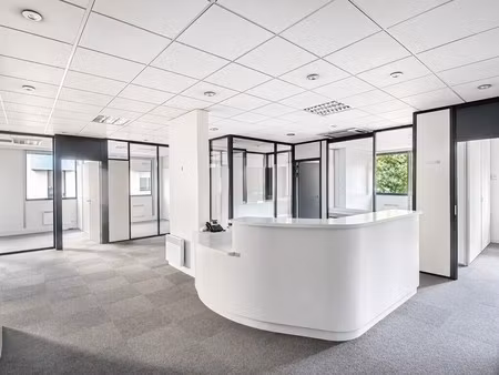 location bureaux 109 m² à 304 m²
