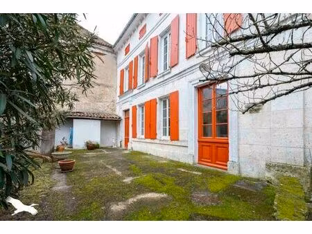 vente maison 7 pièces 174 m² chalais (16210)