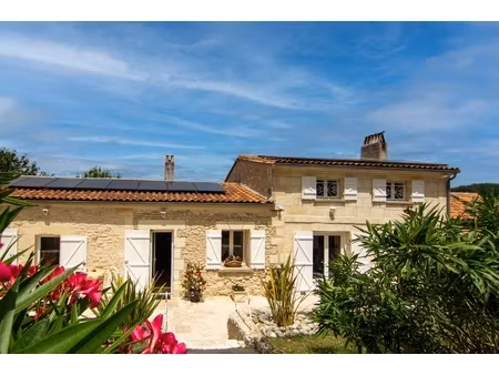 maison 7 pièces - 215 m²