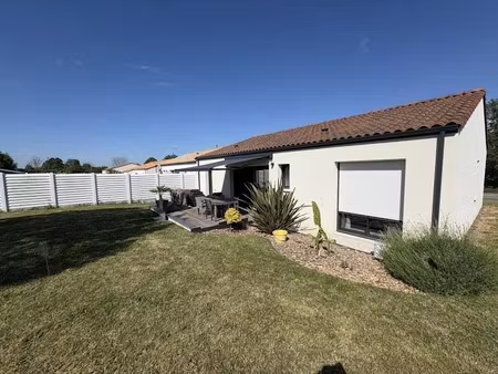 location maison 5 pièces 85 m² à le boupère (85510)  900 €