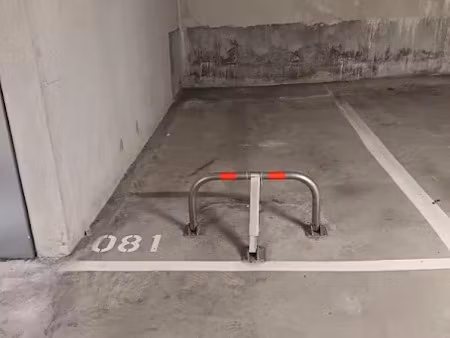 location parking à saint-laurent-du-var (06700)  105 €