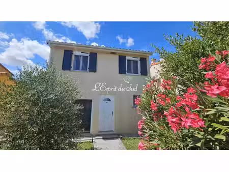 maison récente très agréable  jardin  piscine