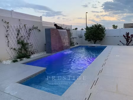 location meublée maison 6 pièces 200.44 m² à beziers (34500)  2 500 €