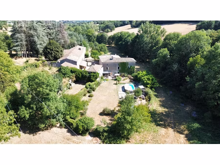 ensemble immobilier avec dépendances  piscine et lac