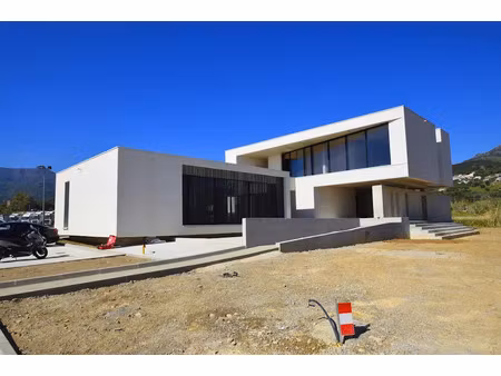 location locaux professionnels 0 pièces 400 m² à bastia (20200)  13 000 €