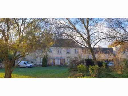 grand corps de ferme avec dependances et grand terrain