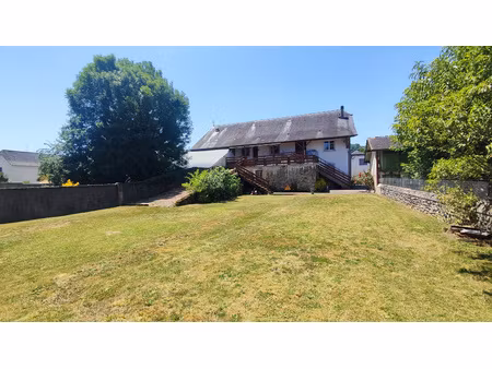 bâtisse en pierre avec grange de plus de 260m² -fort potentiel aux portes d'oloron
