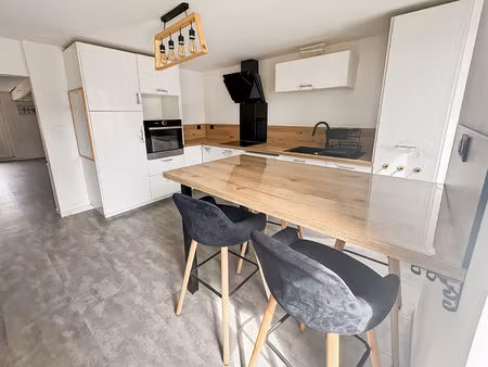 vente maison 4 pièces  97.39m²  le fief