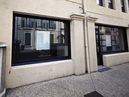 vente commerce 3 pièces 69 m² valence (26000)