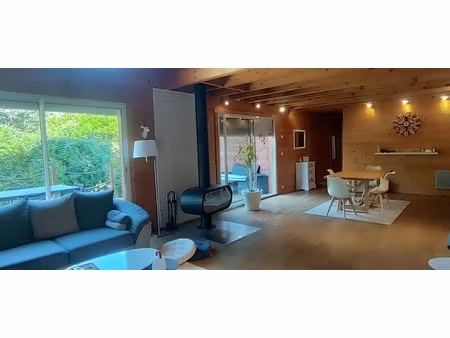 lalinde superbe ensemble immobilier rénové  situé dans un enviro