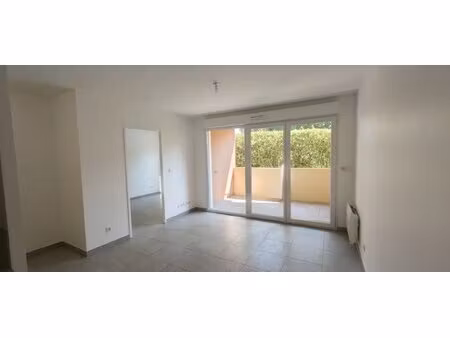 appartement t2 - rdc - cogolin