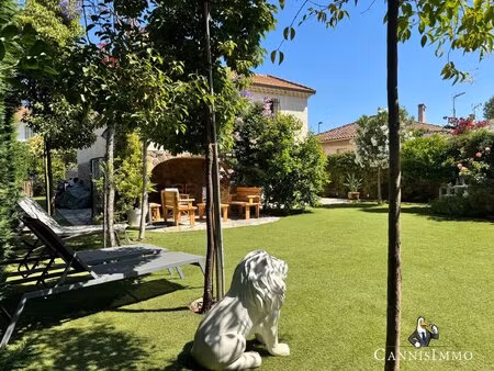 mandelieu situation exceptionnelle maison 117m2 au sol renovee quartier residentiel proche