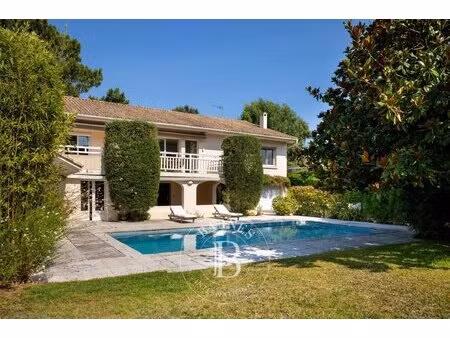 anglet chiberta  maison de 240 m² avec piscine