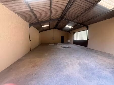 location entrepôt lagnes 84800 100m²
