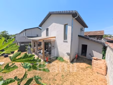 maison de 84 m2 avec grand garage à saint-marcellin
