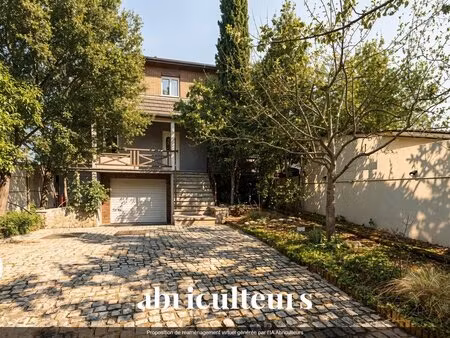 maison contemporaine t7 de 185m² avec dépendance  terrasse et jardin arboré de 500m² –...