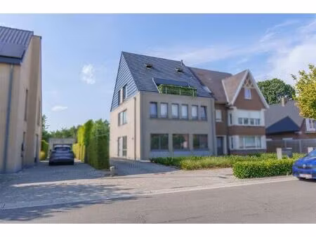 appartement te huur in schoonaarde met 3 slaapkamers