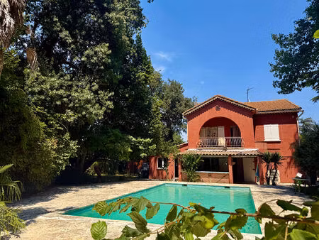 exclusivité - maison 7 pièces avec piscine à vendre à luynes