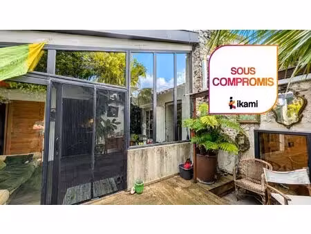 maison de ville avec garage  atelier et jardin