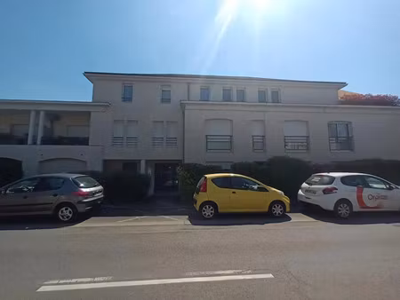 location appartement 1 pièce 26 m² à saint-cyr-sur-loire (37540)